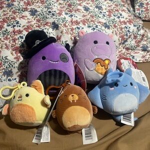 Lot of squishmallows